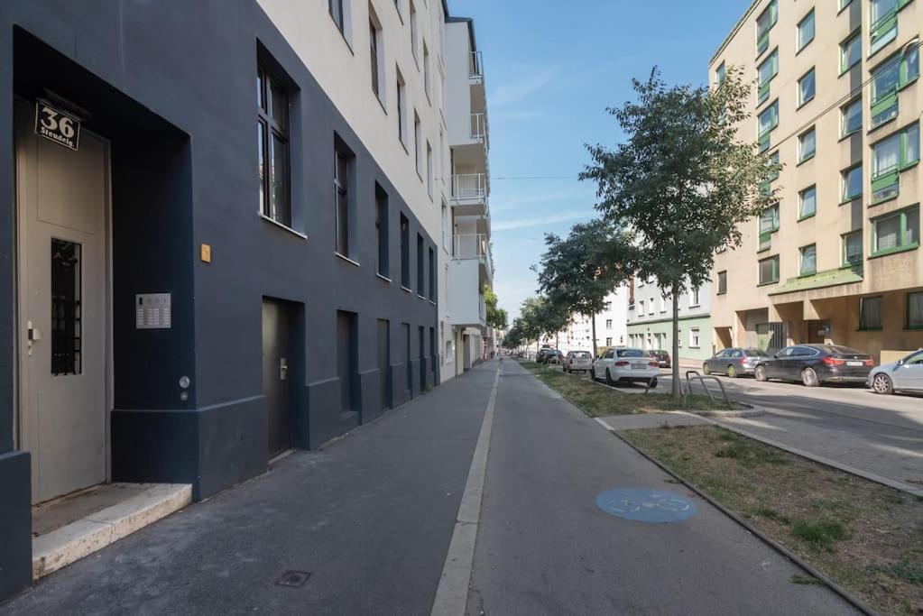 Grosse Terrasse, Klimaanlage Und U-Bahn Naehe Apartment Vienna Exterior photo